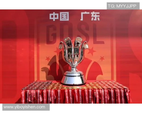 深圳足球队在足球耐力排行榜中荣登第十名展现出色竞技状态与团队实力 深圳足球队在足球耐力排行榜中荣登第十名展现出色竞技状态与团队实力